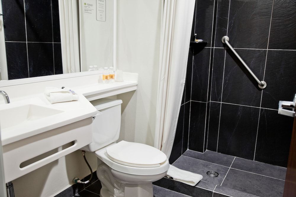 City Express Plus by Marriott Ciudad de México Mundo E Room, 2 Double Beds, Non Smoking 7