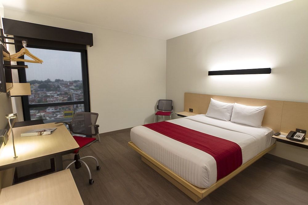 City Express Plus by Marriott Ciudad de México Mundo E Room, 1 Queen Bed, Non Smoking