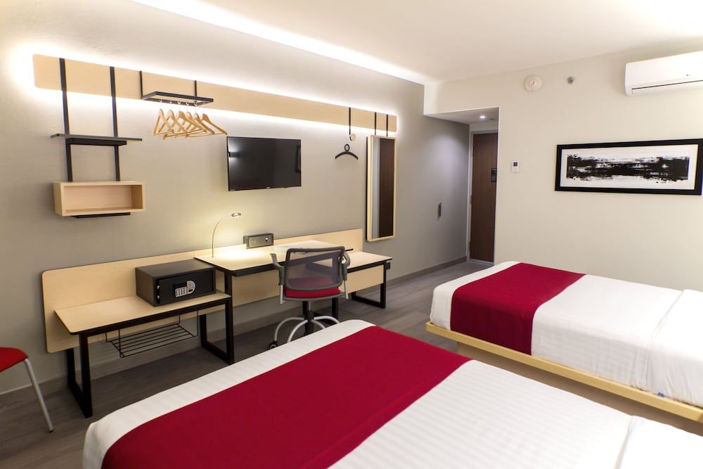 City Express Plus by Marriott Ciudad de México Mundo E Room, 2 Double Beds, Non Smoking 2