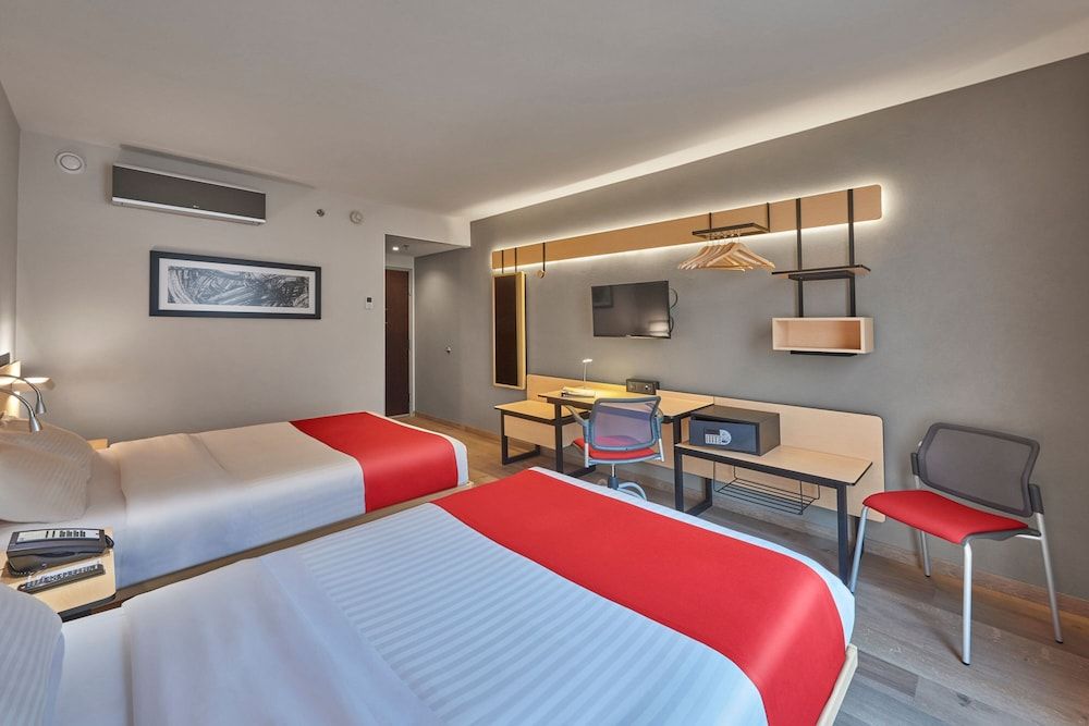 City Express Plus by Marriott Ciudad de México Mundo E Room, 2 Double Beds, Non Smoking 4