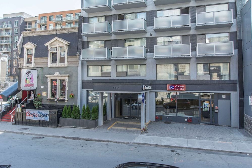 undefined Comfort Suites Downtown 4