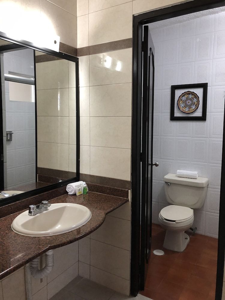 VF Villa Florencia Hotel Standard Room, 1 King Bed, Non Smoking, Pool View 5