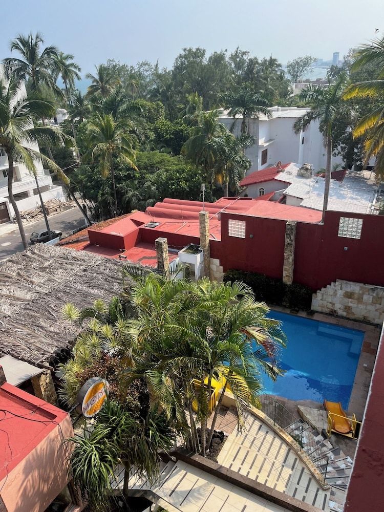 VF Villa Florencia Hotel Family Suite, 2 Bedrooms 4