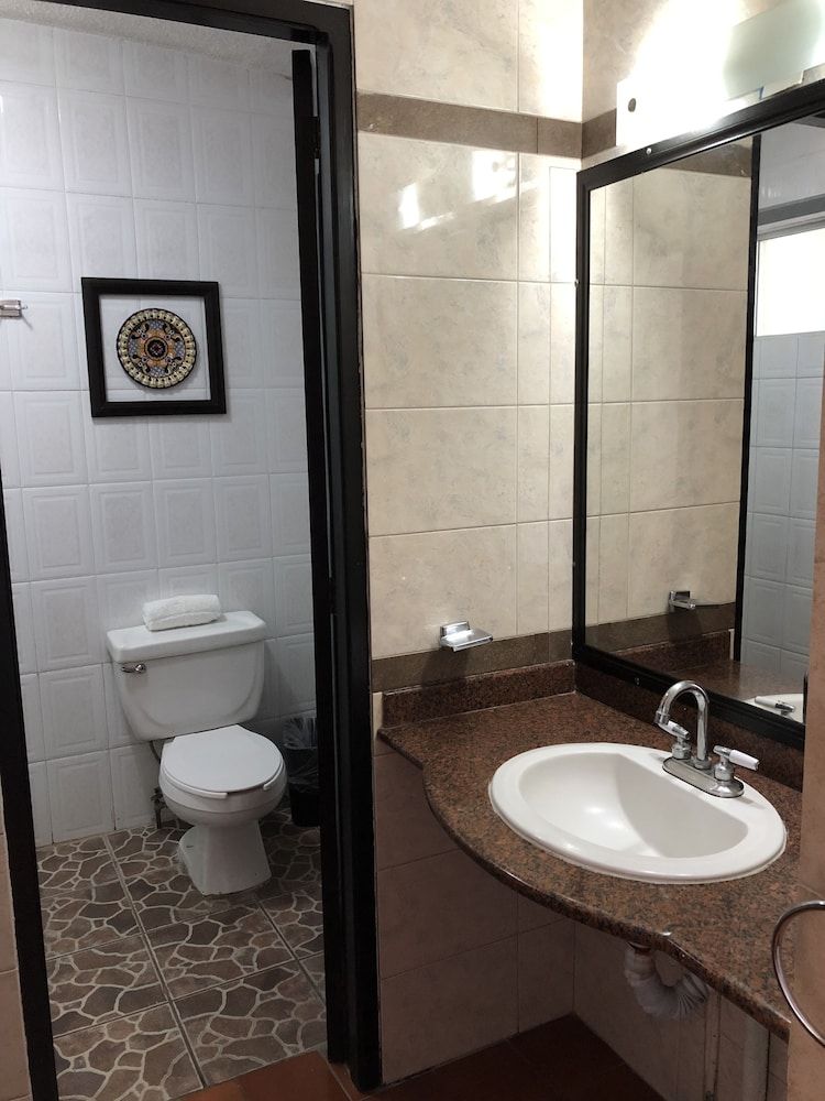 VF Villa Florencia Hotel Family Suite, 2 Bedrooms 5