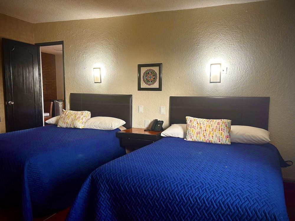 VF Villa Florencia Hotel Family Suite, 2 Bedrooms 2