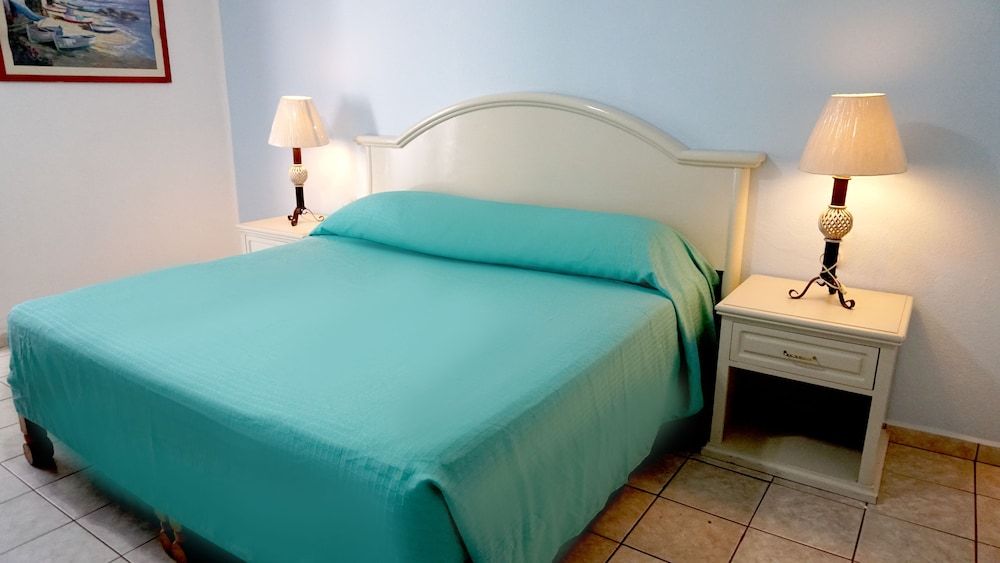 Hotel Costa Brava Standard Room, 1 King Bed 3