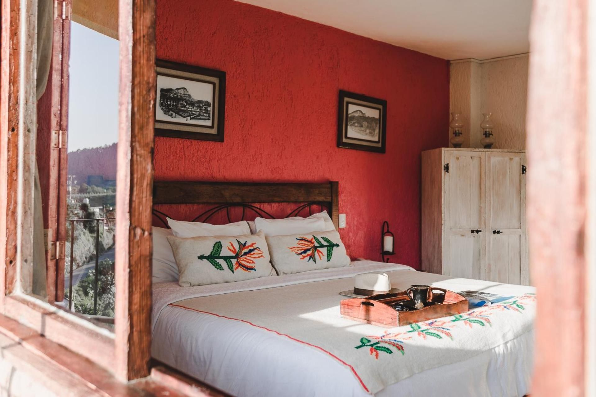 King Room with Mountain View