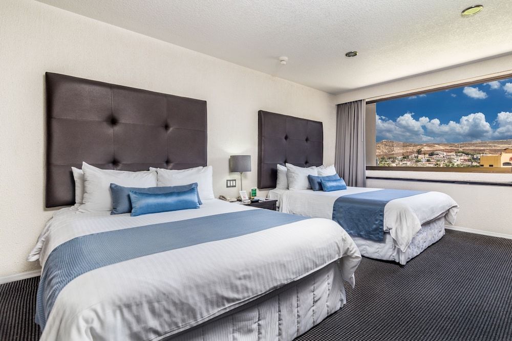 Hotel Pueblo Amigo Plaza & Casino Standard Room, 2 Queen Beds 5