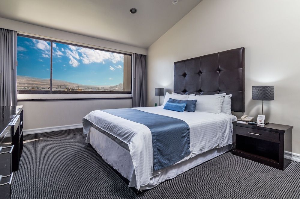 Hotel Pueblo Amigo Plaza & Casino Standard Room, 1 King Bed 4
