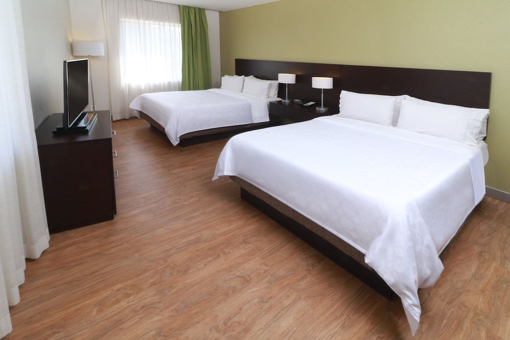 Suite, 2 Bedrooms, Kitchen