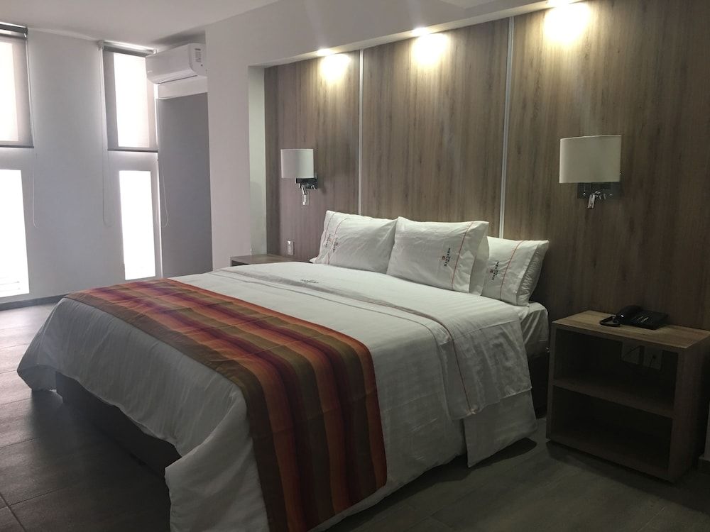 Standard Room, 1 King Bed