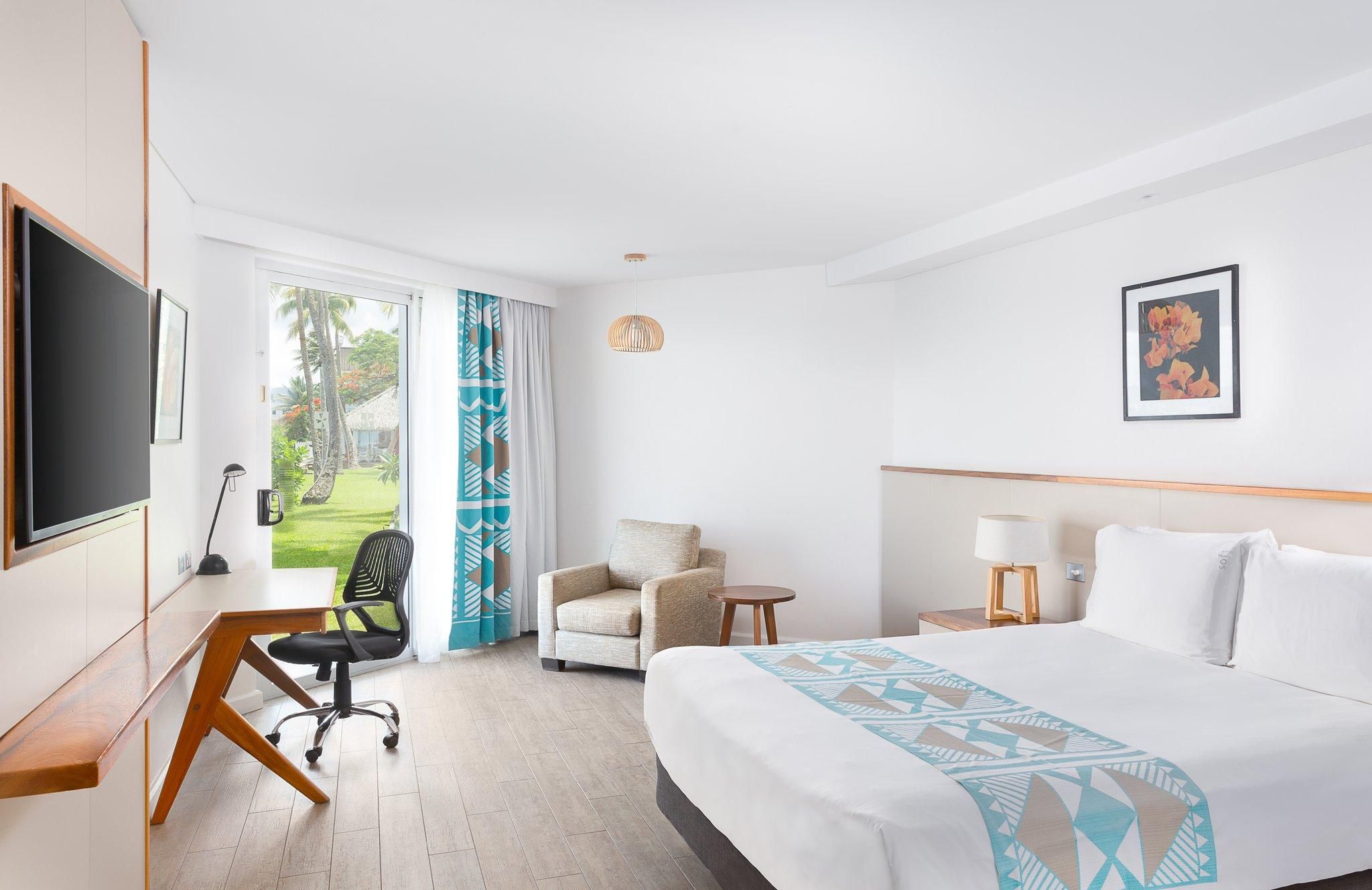 1 Queen Bed Seaview Non-Smoking
