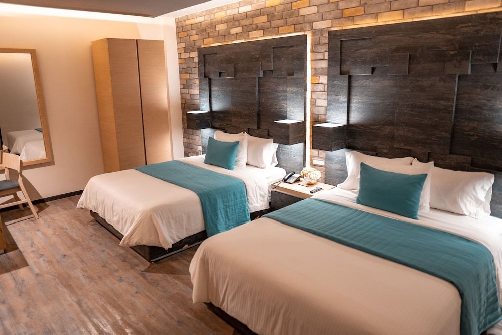 undefined Hotel Punto MX 5