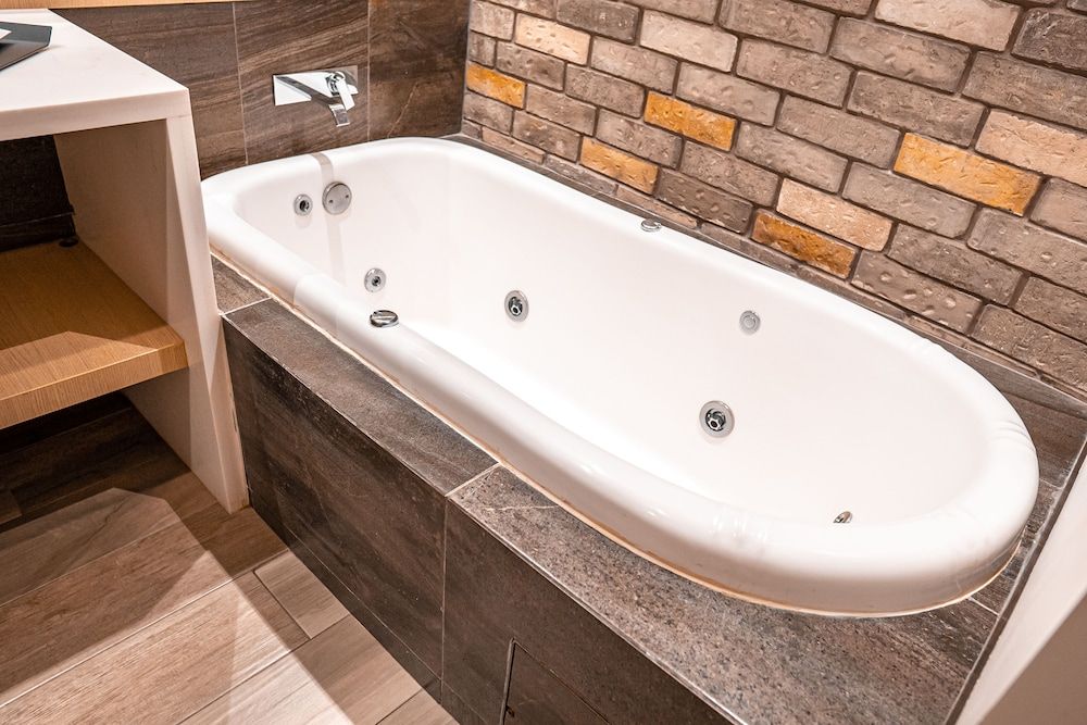 Hotel Punto MX Suite, 1 King Bed, Hot Tub 4