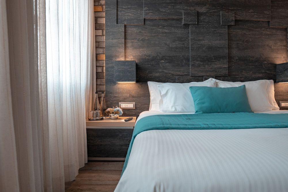 Hotel Punto MX Suite, 1 King Bed, Hot Tub 2