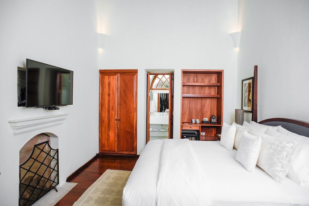 Hotel Casa Blanca 7 Grand Suite, 1 King Bed 4