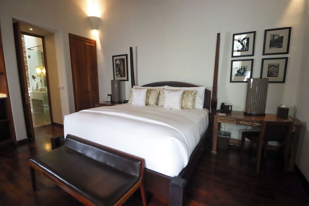 Hotel Casa Blanca 7 Deluxe Room, 1 King Bed 6