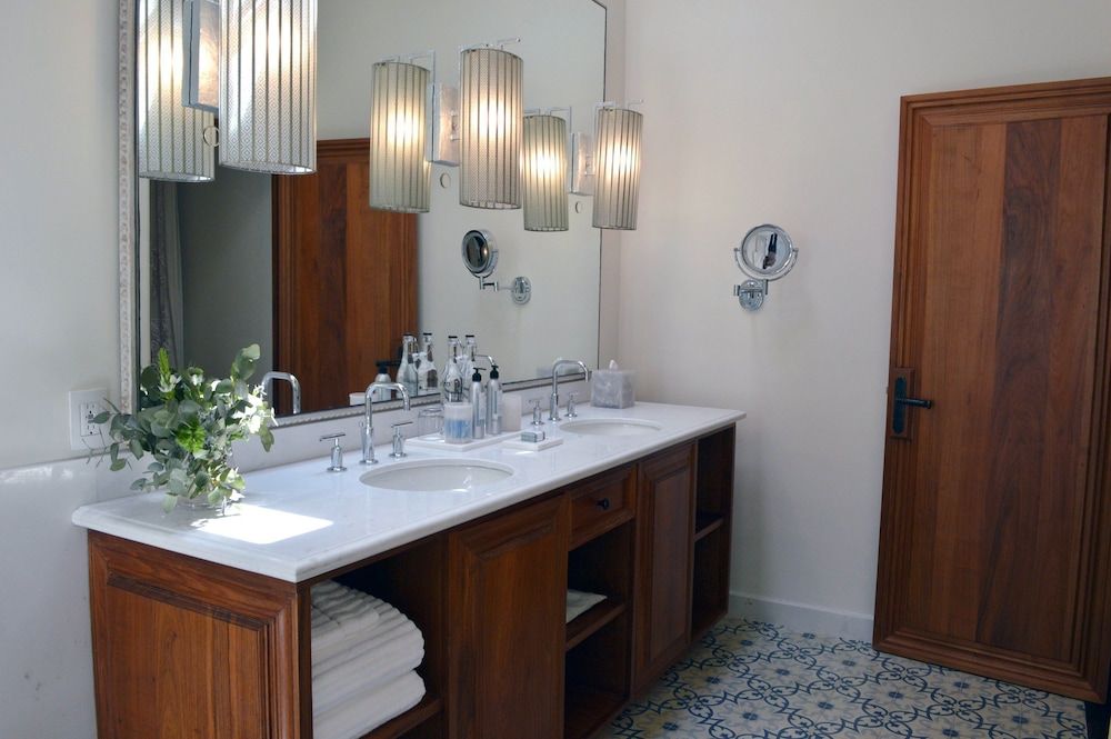 Hotel Casa Blanca 7 Signature Suite, 1 King Bed 10