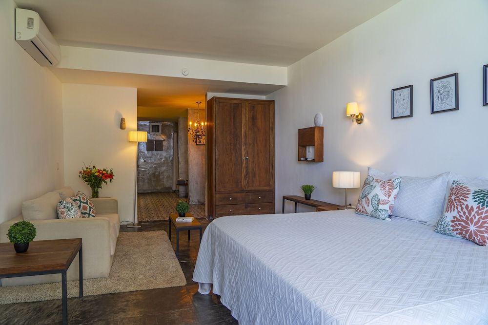 Luxury Studio Suite, 1 King Bed, Hot Tub, Ocean View