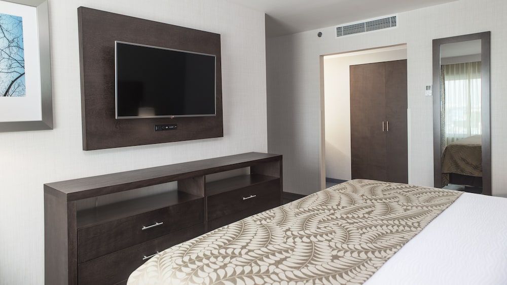 Suite, 2 Bedrooms, Kitchen