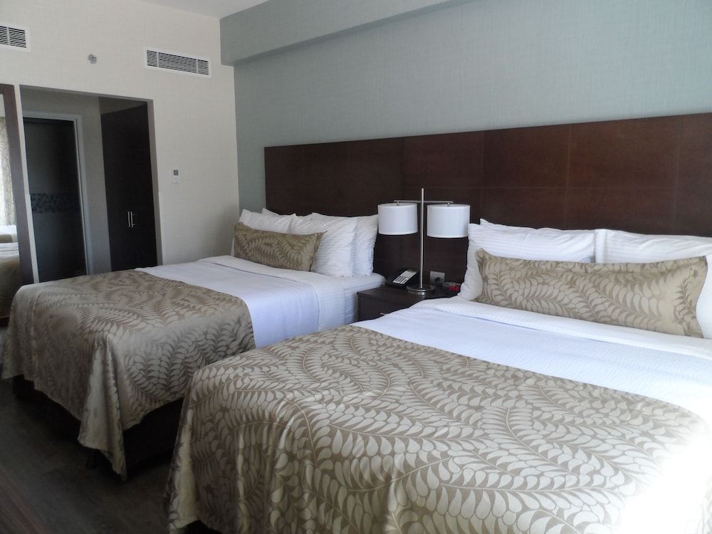 Suite, 2 Bedrooms, Kitchen