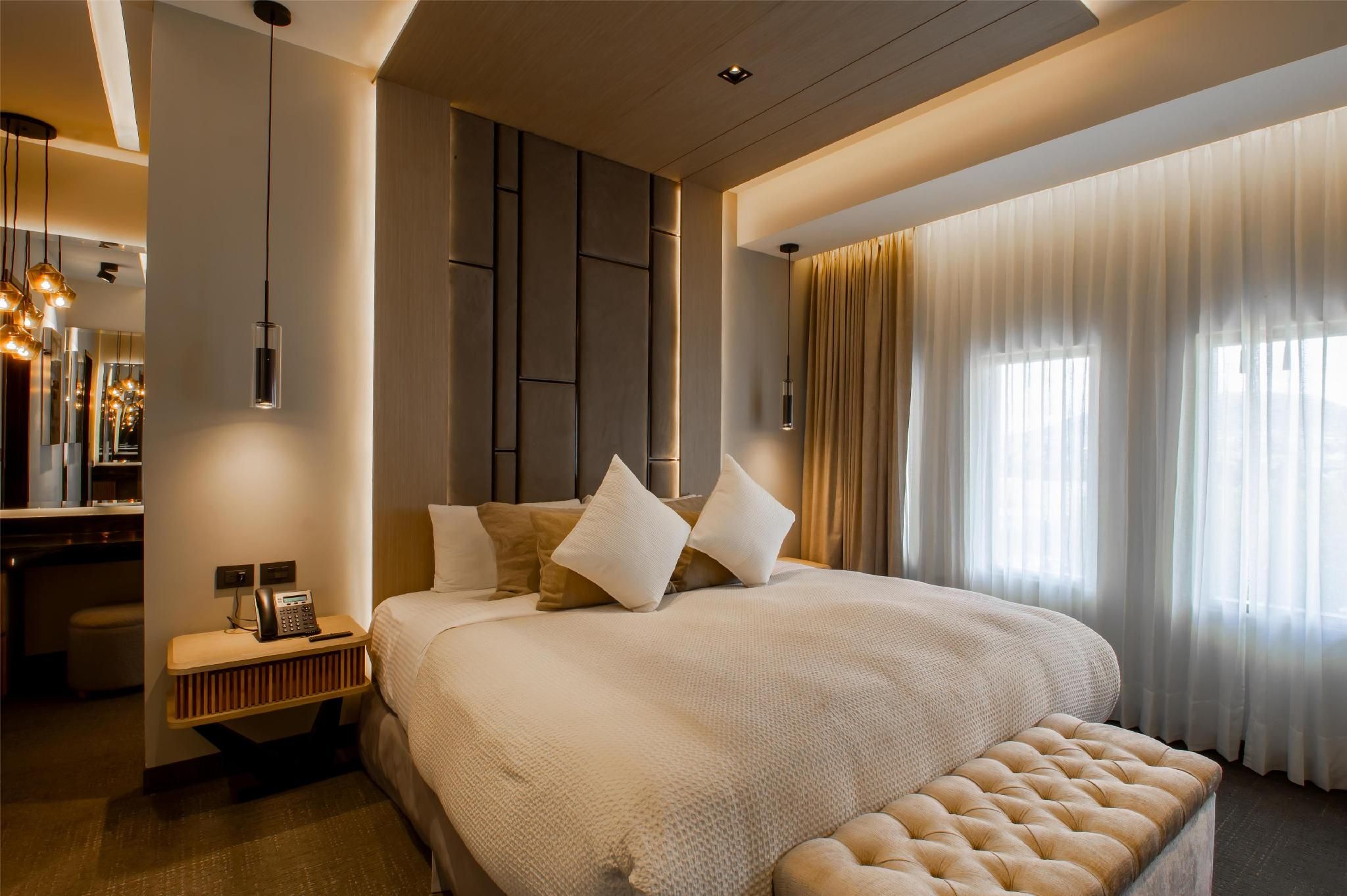 Suite - 1 King Bed, Nonsmoking, Second Floor, Whirlpool