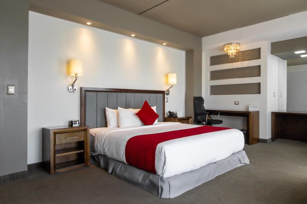 Executive Suite, 1 King Bed, Non Smoking, Jetted Tub