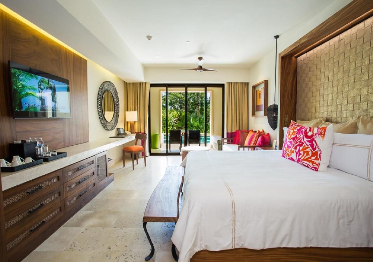 Junior Suite Swim Out King - All Inclusive