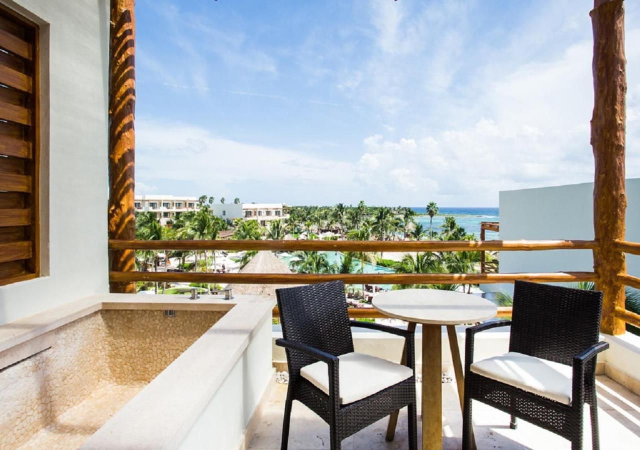 Preferred Club Junior Suite Ocean View 2 Doubles - All Inclusive