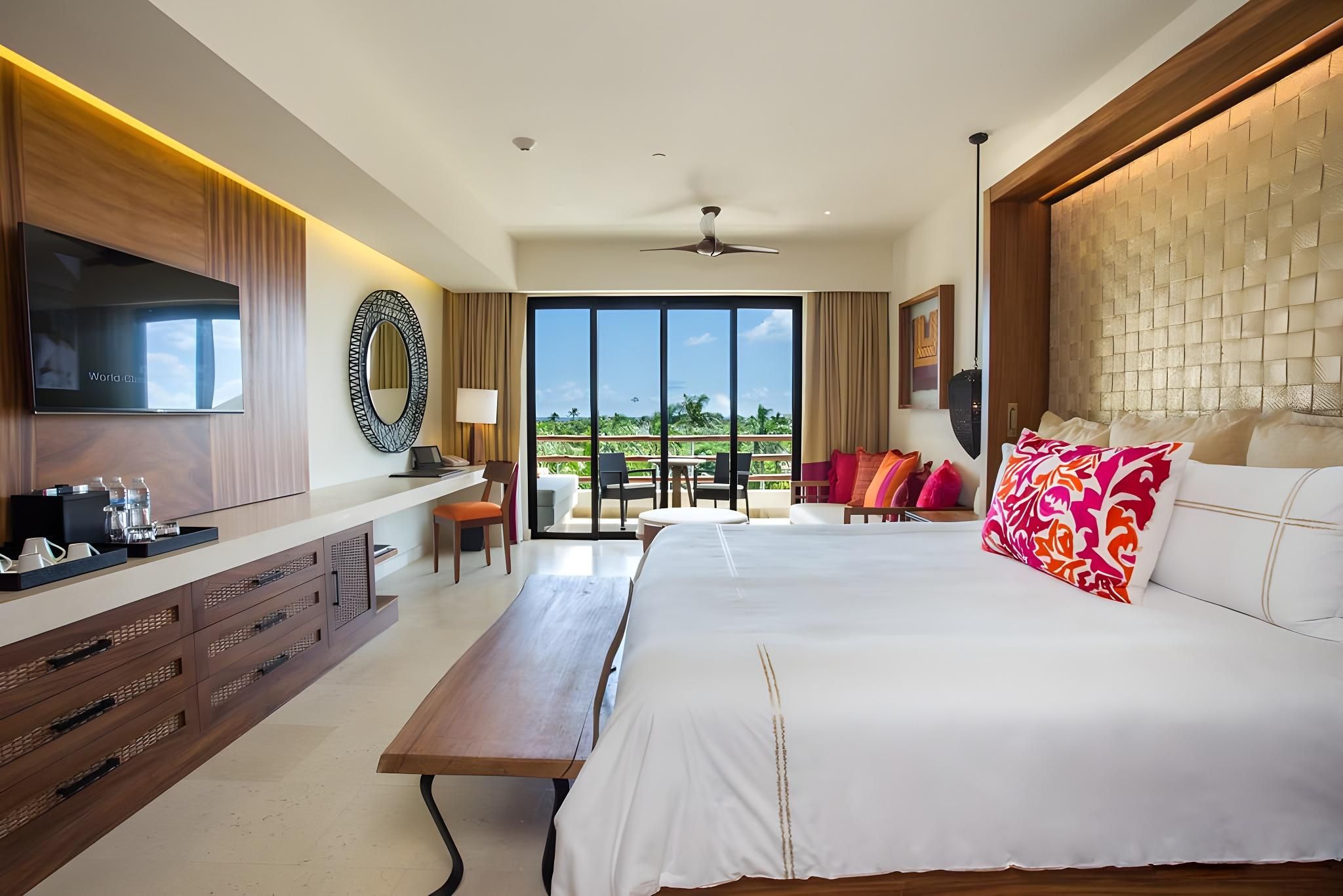 Junior Suite Ocean View King - All Inclusive