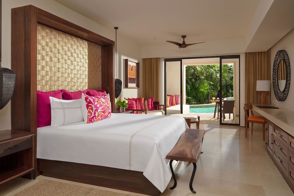 Preferred Club Junior Suite Swim Out King