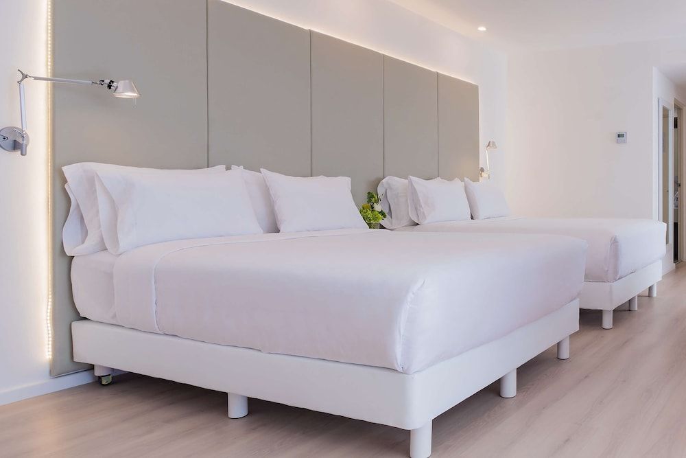 NH San Luis Potosi Standard Room (Extra Large) 3