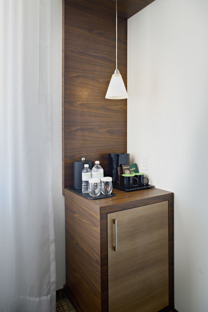 Courtyard by Marriott Hermosillo Room, 1 King Bed, Non Smoking 9