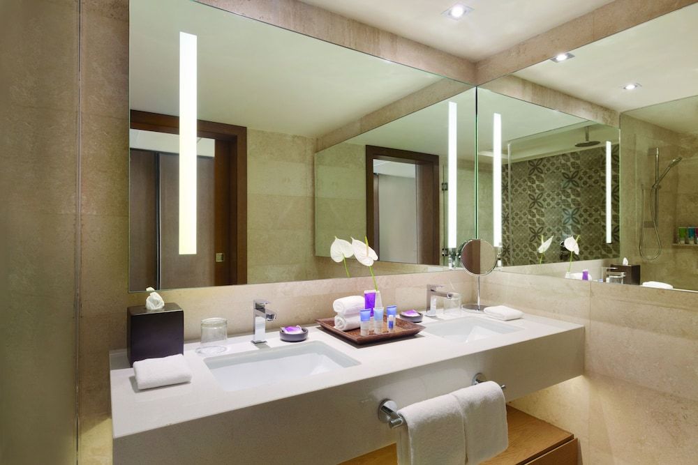 Hyatt Ziva Cancun All Inclusive Swim Up King (with Sofa Bed) 3