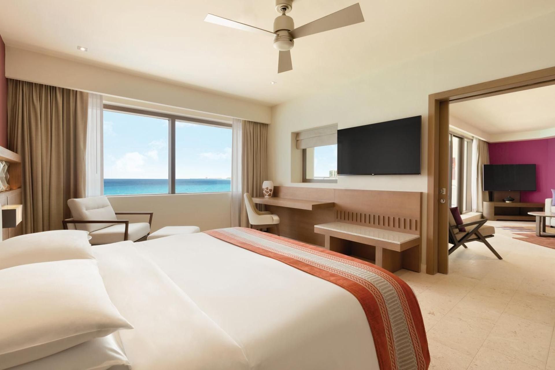 Club Corner Suite - Oceanfront