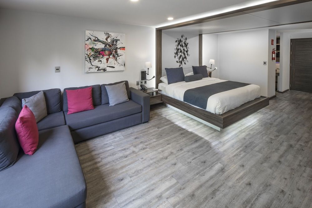 Flow Condesa Junior Suite, 1 King Bed, City View 4
