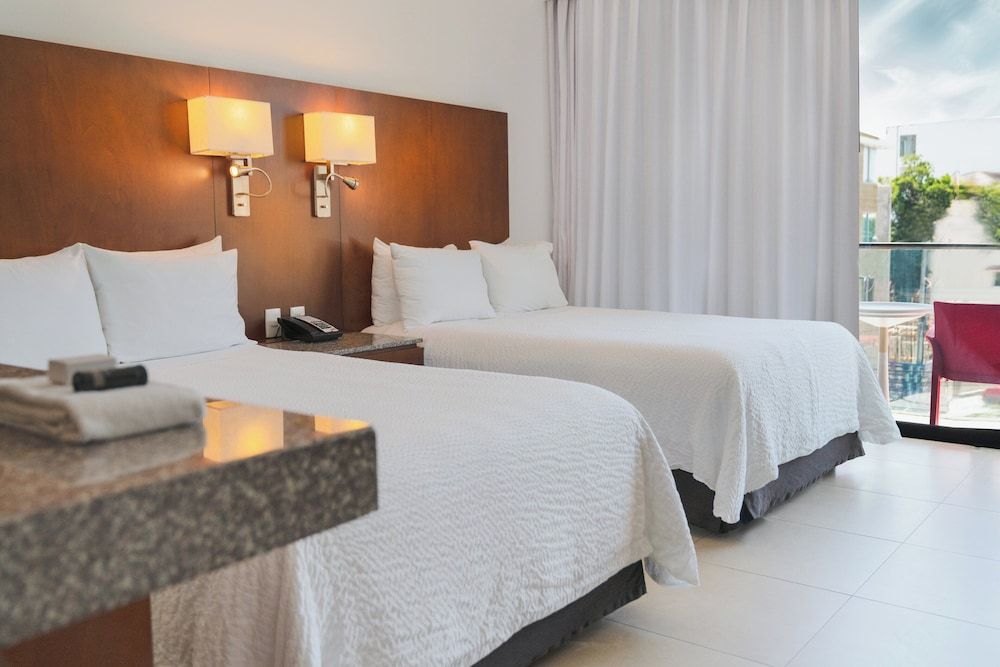 Fiesta Inn Playa del Carmen Superior Room, 2 Double Beds 5