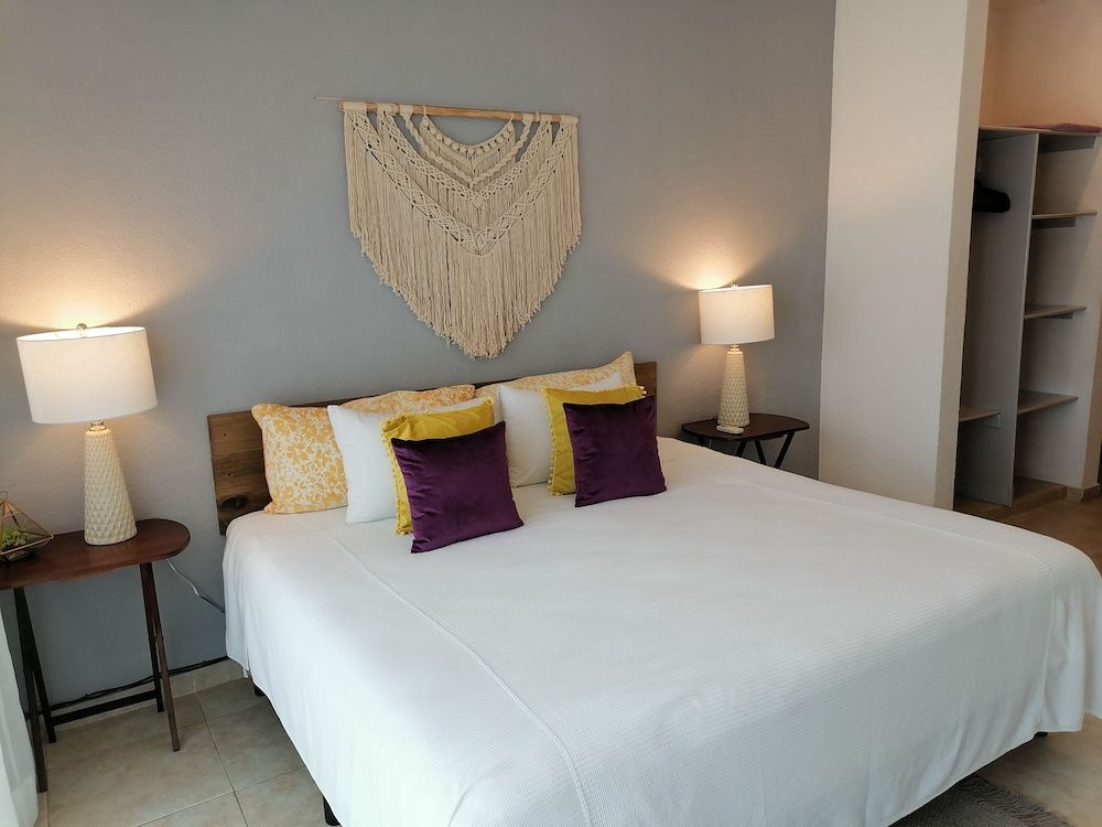 Basic Apartment, 2 Bedrooms, Pool View