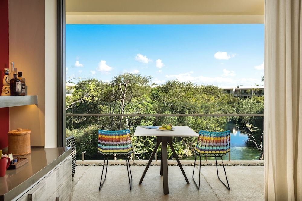 Room, 1 King Bed, Lagoon View