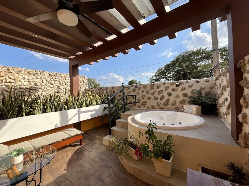 El Zaguán Colonial by GuruHotel Junior Suite, 1 King Bed, Hot Tub 11