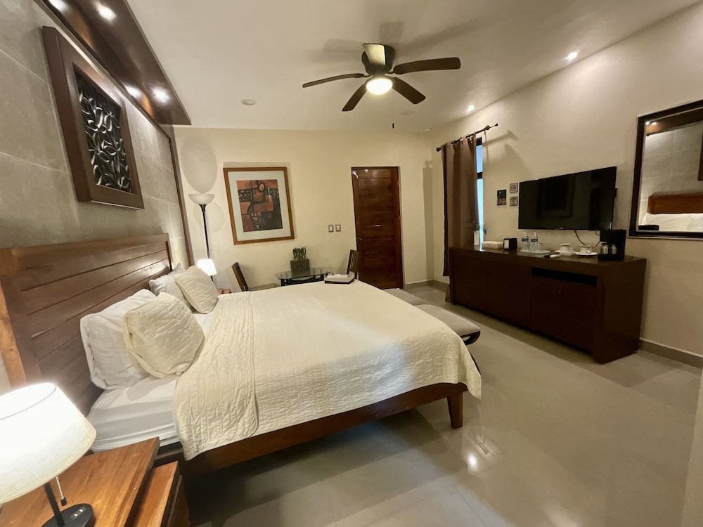 El Zaguán Colonial by GuruHotel Deluxe Room, 1 King Bed 5