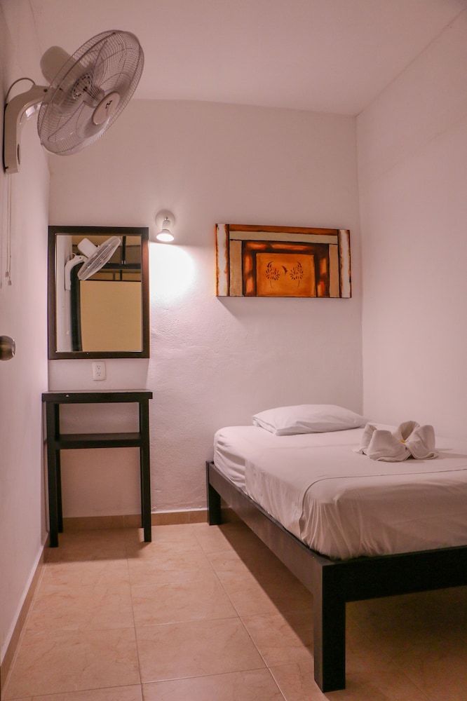 Hostal Gayser - Hostel Basic Room, 1 Twin Bed, Non Smoking, Shared Bathroom