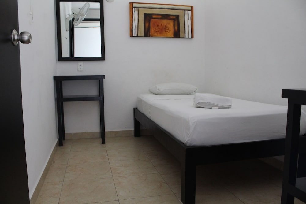 Hostal Gayser - Hostel Basic Room, 1 Twin Bed, Non Smoking, Shared Bathroom 2