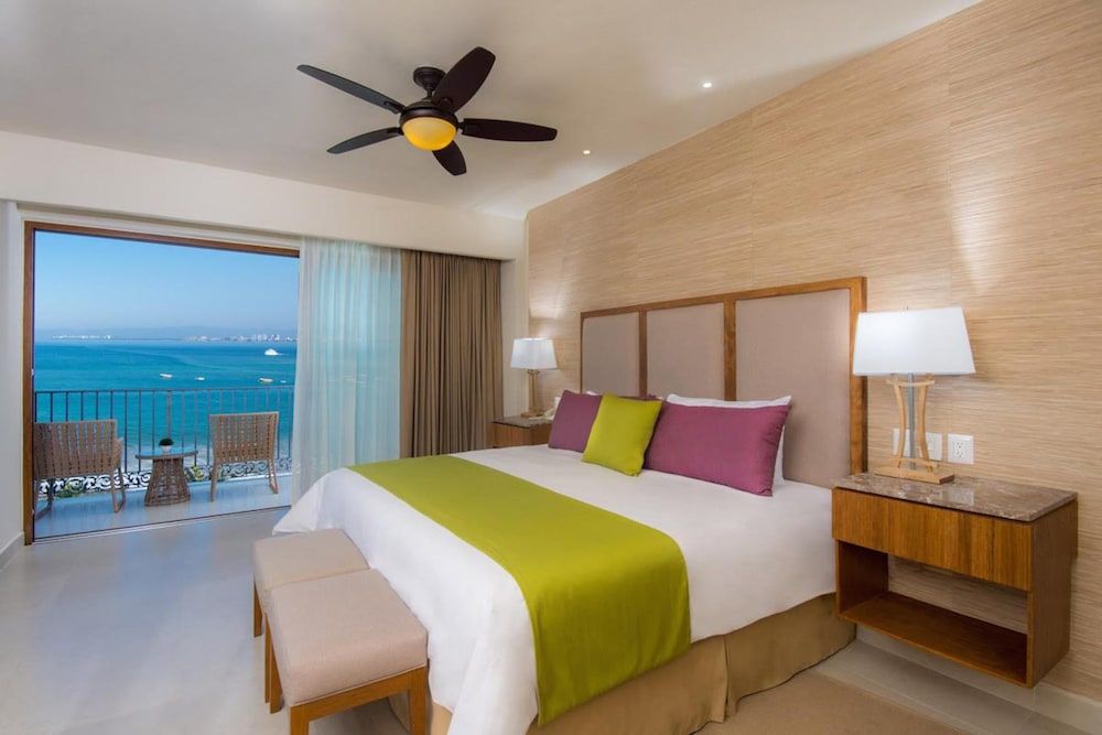Grand Almar Jacuzzi and Terrace Full Ocean View
