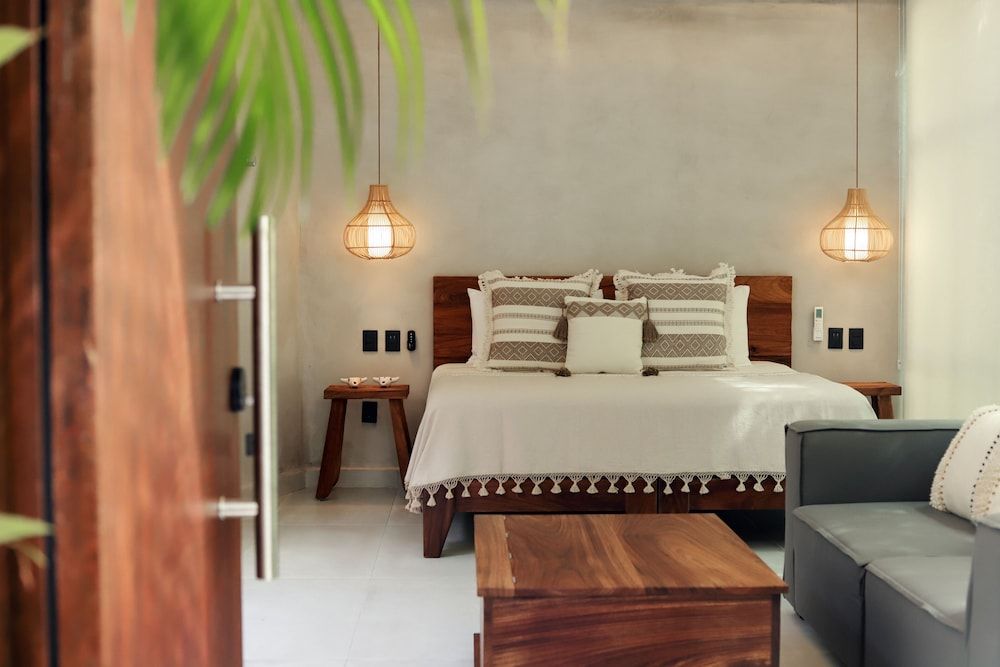 Wild Studio with Outdoor Bathroom