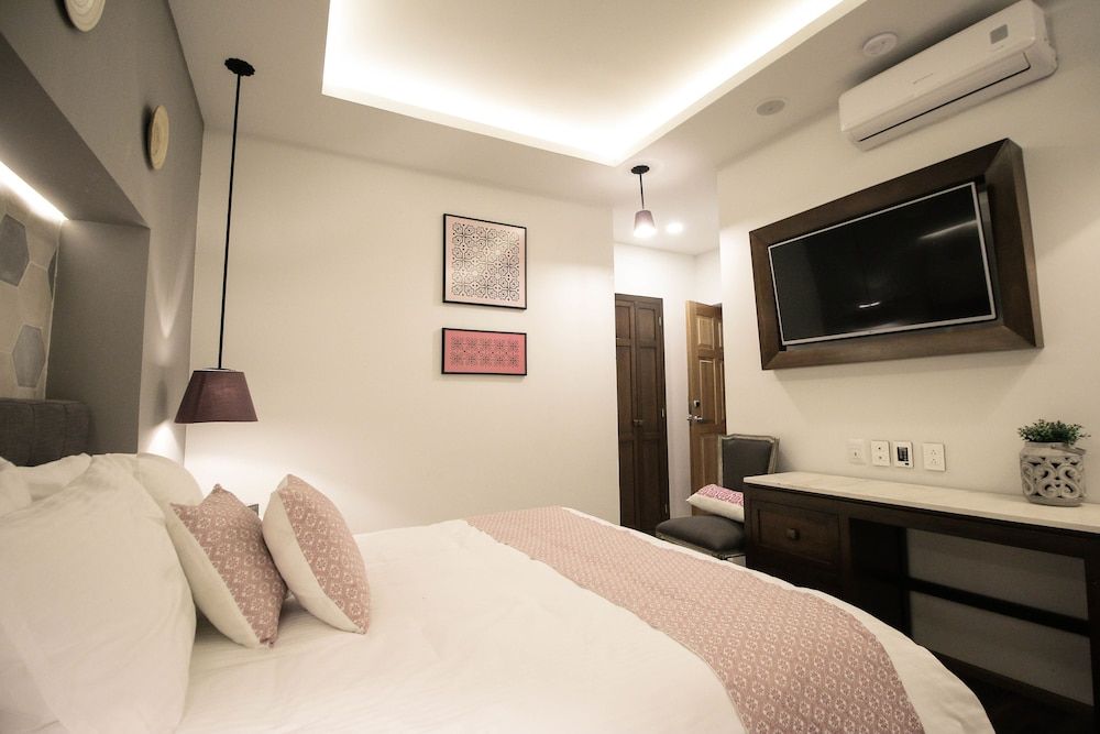Internal Suite, Without View or Windows