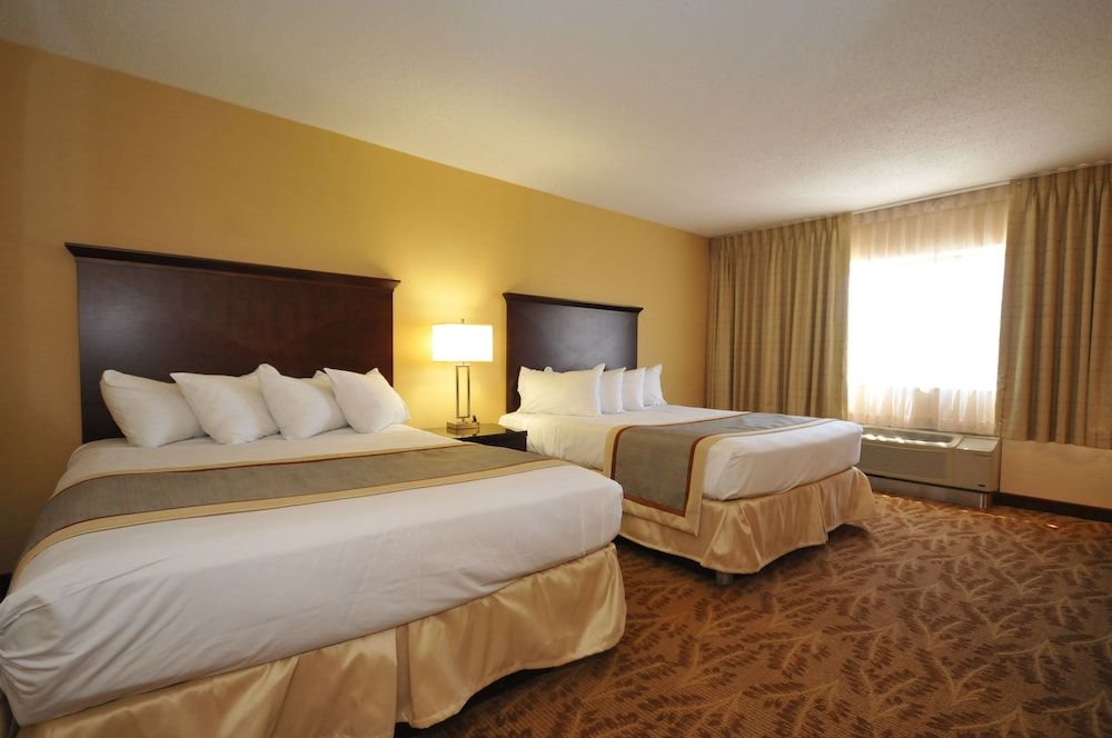 Suite, 2 Double Beds, Poolside