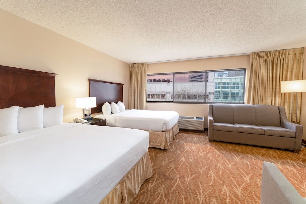 Suite, 2 Queen Beds, Kitchen
