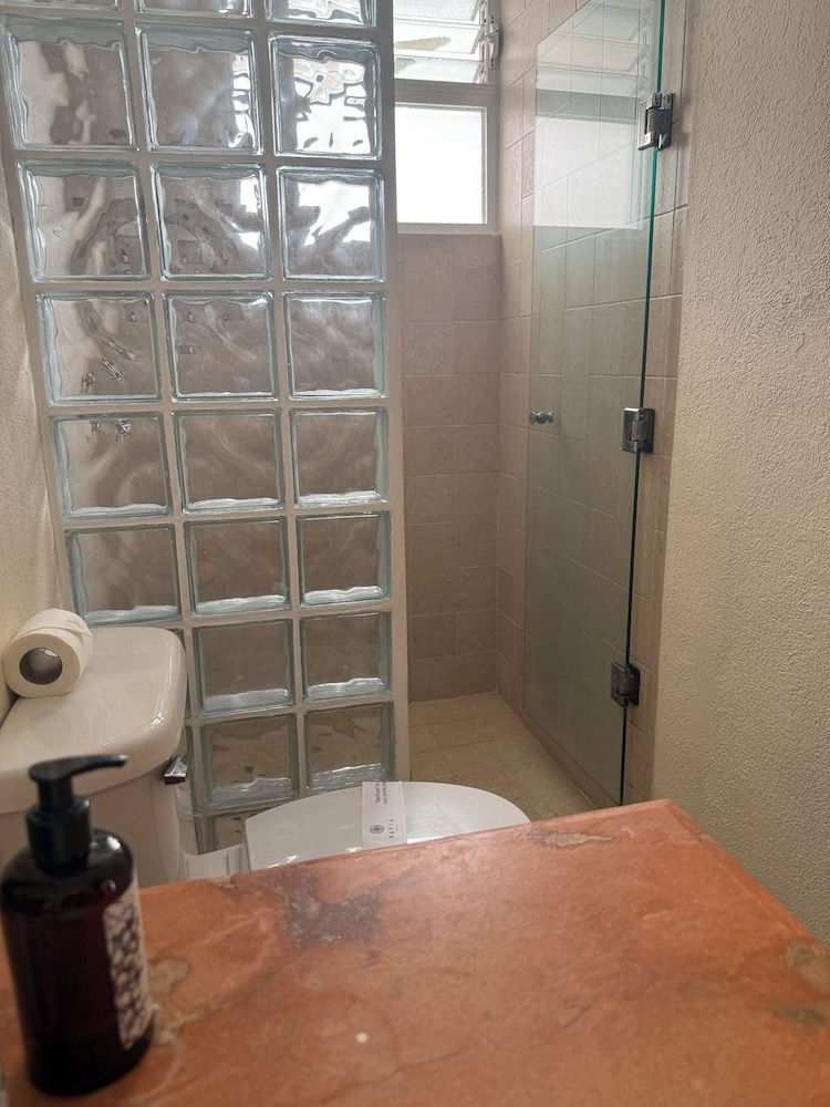 Luciana Hotel & Beach Club Deluxe Room 5