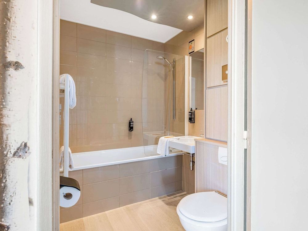 ibis Styles Annecy Gare Centre Standard Room, 2 Twin Beds 5